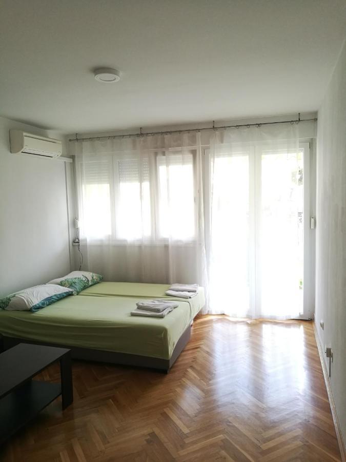 Pretty Big Double Bed Room With Balcony Split Exterior foto